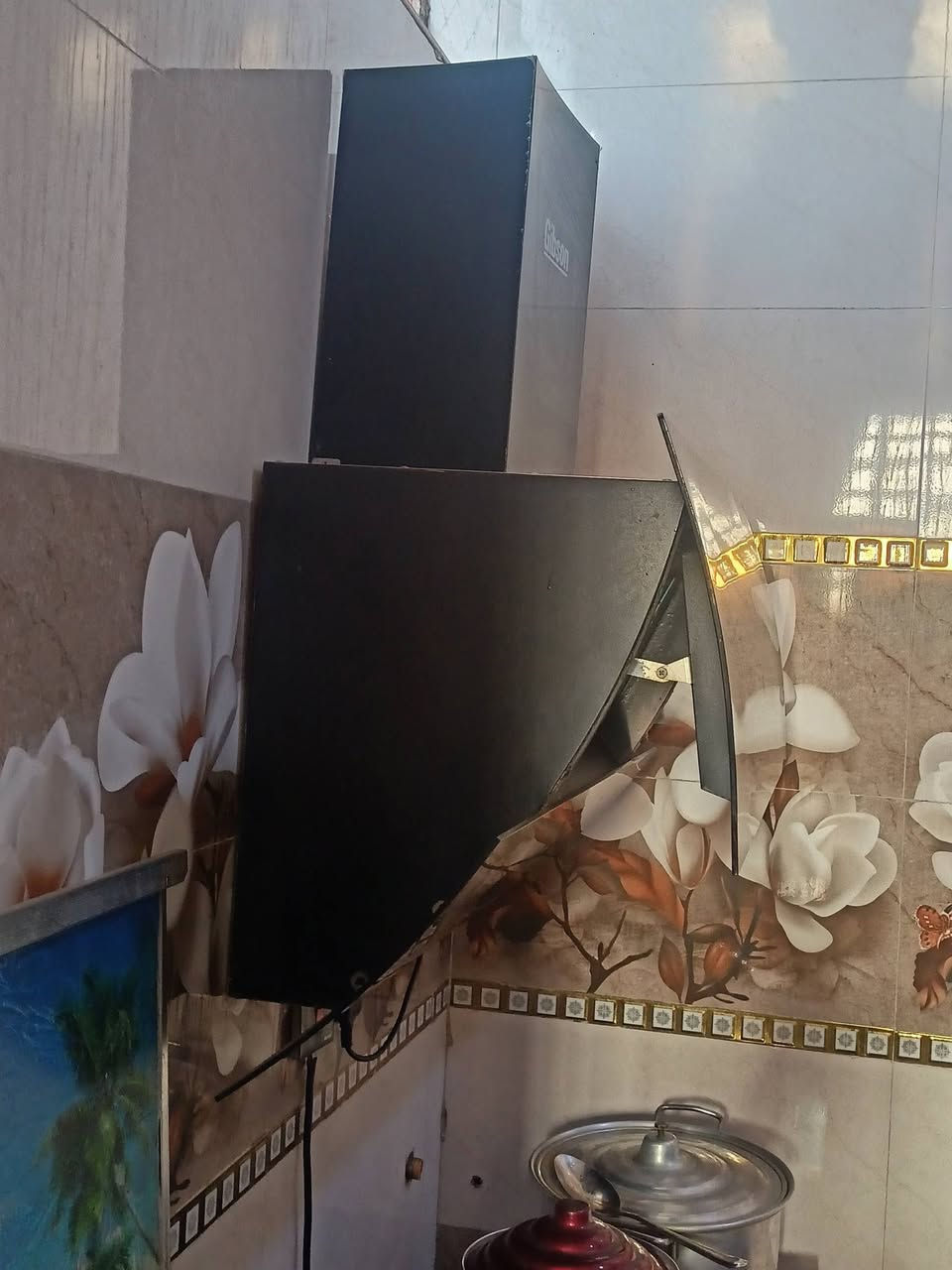 للبيع مفرغه 

شغاله ونضيفه ،شبه جديده ،تحكم لمس 

سعره 300 الف ، وبيه مجال للشراي 

***********
