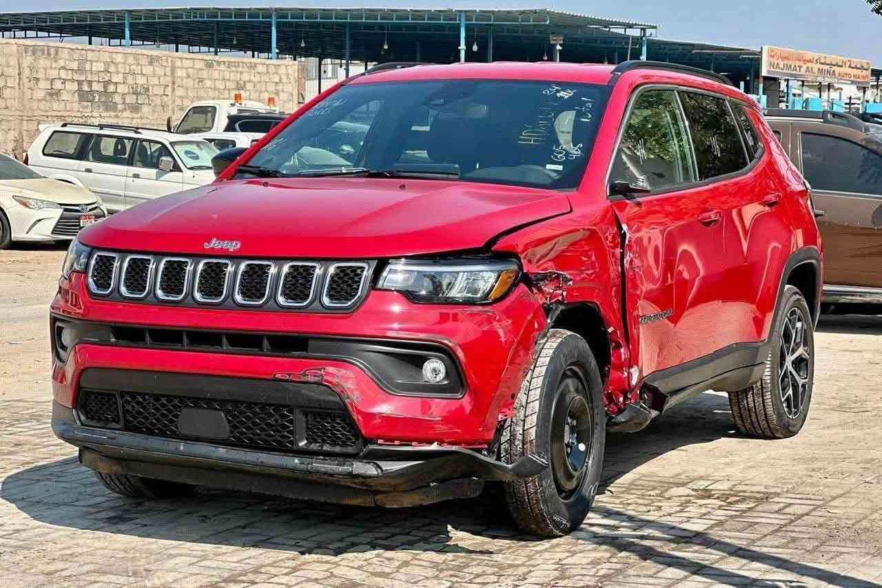 للبيع جيب كومباس Jeep Compass 2024
 الموديل: 2024
اللون: عنابي مميز
الحالة: نظيفة جداً
حره السياره تترقم جميع محافضات 
دبل / دفع رباعي
الكير أوتوماتيك 8 سرعات

السعر: 149$
واتساب ***********

