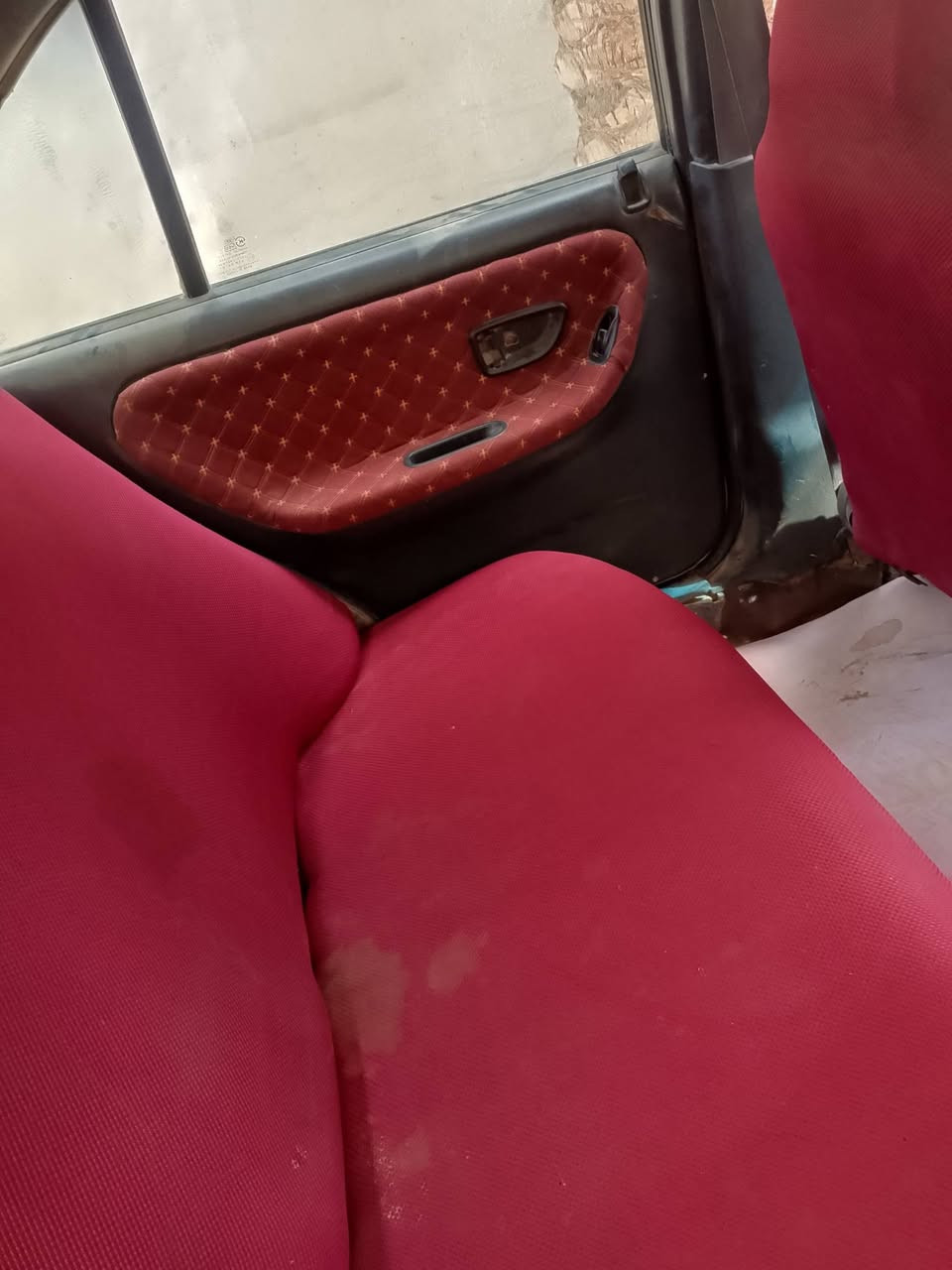 للبيع سوانتا موديل 93 سياره نضيفه كير عادي يحتاجلها ترتيب غرفه كهربائيات شغاله بدون خياس سعر30 ديالى بعقوبة العباره ***********
