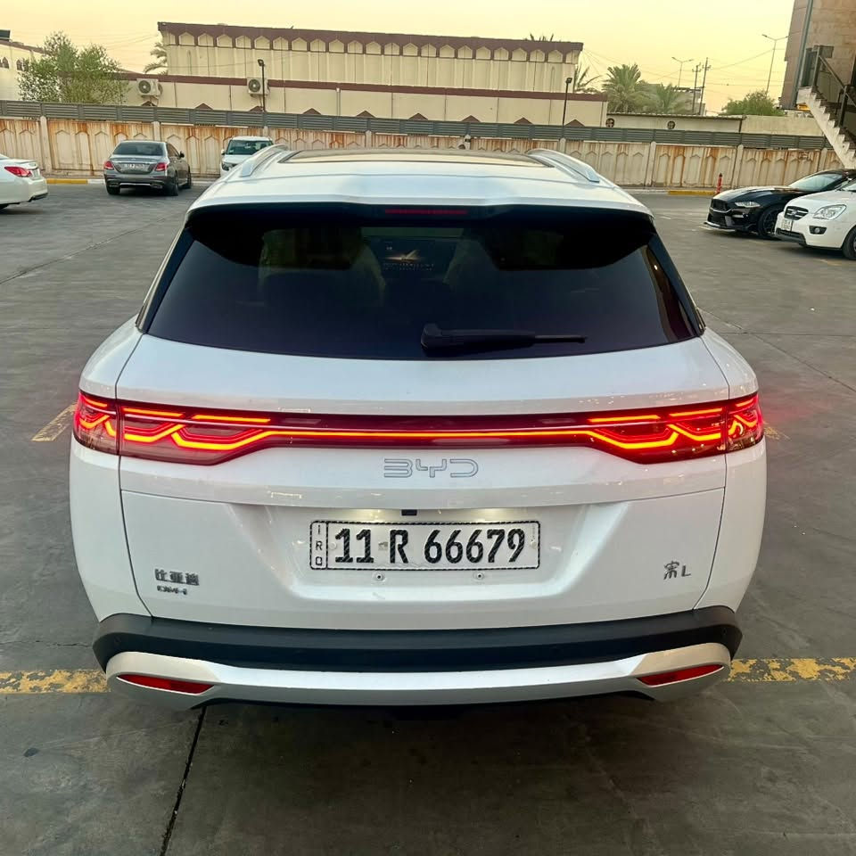 BYD SONG  L 
    سونك ال  
موديل 2025  رقم بغداد 
  داخل جملي 
المسافة المقطوعة الكلية 8000

ابرز المواصفات: 
 ⚙️ نظام هايبرد DM-i يجمع بين محرك بنزين 1.5 لتر ومحرك كهربائي قوي

فتحة سقف بانوراما
مقعد كهرباء عدد 1
مدى شحني يصل 120KM
كامرات محيطية ٣٦٠ درجة
كامرات امامية + خلفية +جانبية
نظام سكيورتي متكامل  
شاشة قلابة 
انارة LED
قيادة ذاتية وكروس كونترول
 💡 إضاءة خلفية متصلة بتصميم عصري مميز
🚘 أنظمة أمان متقدمة: رادار، حساسات، 
وكاميرات 360°
السعر :-30،800،000دينار عراقي نهائي قفل
وبعد بيه اهواي مواصفات 
عليه اضافة عازل حراري وارضيات تفصال ب300 الف
العنوان: بغداد جانب الكرخ❤️
رقم الهاتف :***********
