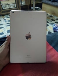 آيباد ٨ • نضيف • ٦٠ فريم