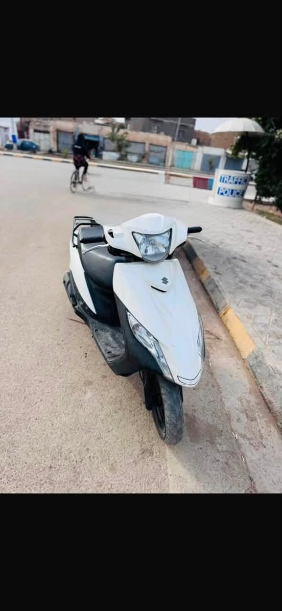 السلام عليكم
مكلف بالنشر
ادرس حديث
دراجه حلوه وجديده وقويه
حساسات نوزل
دراجه نكره سلفر باي وقت
مكانه واسط قضاء الموفقيه
تفاصيل اكثر اتصل وبيك خير ودلل
***********
