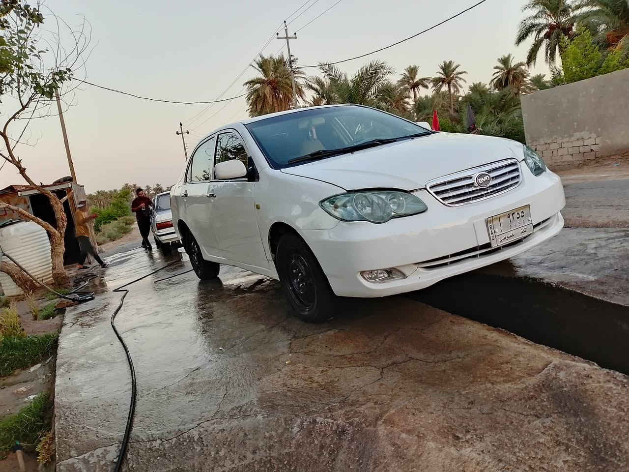 سلام عليكم للبيع بيوايدي F3 مديل 2011  مصبوغه حزام مكينه وكير وحداديه تخم تاير تبريد كله جديد سنويه نافذه رقم نجف السعر 47 وبيه مجال المكان الديوانية للاتصال ***********
***********
