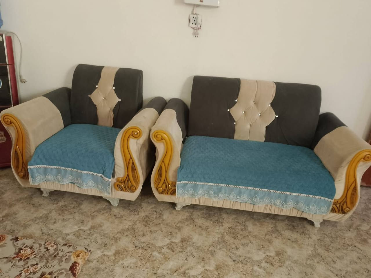 اغراض للبيع الكنتور خمس بوب نظيف 175 الف الكاروك 75 الف التخم  150 الف العنوان ابو غريب شارع السكلات
