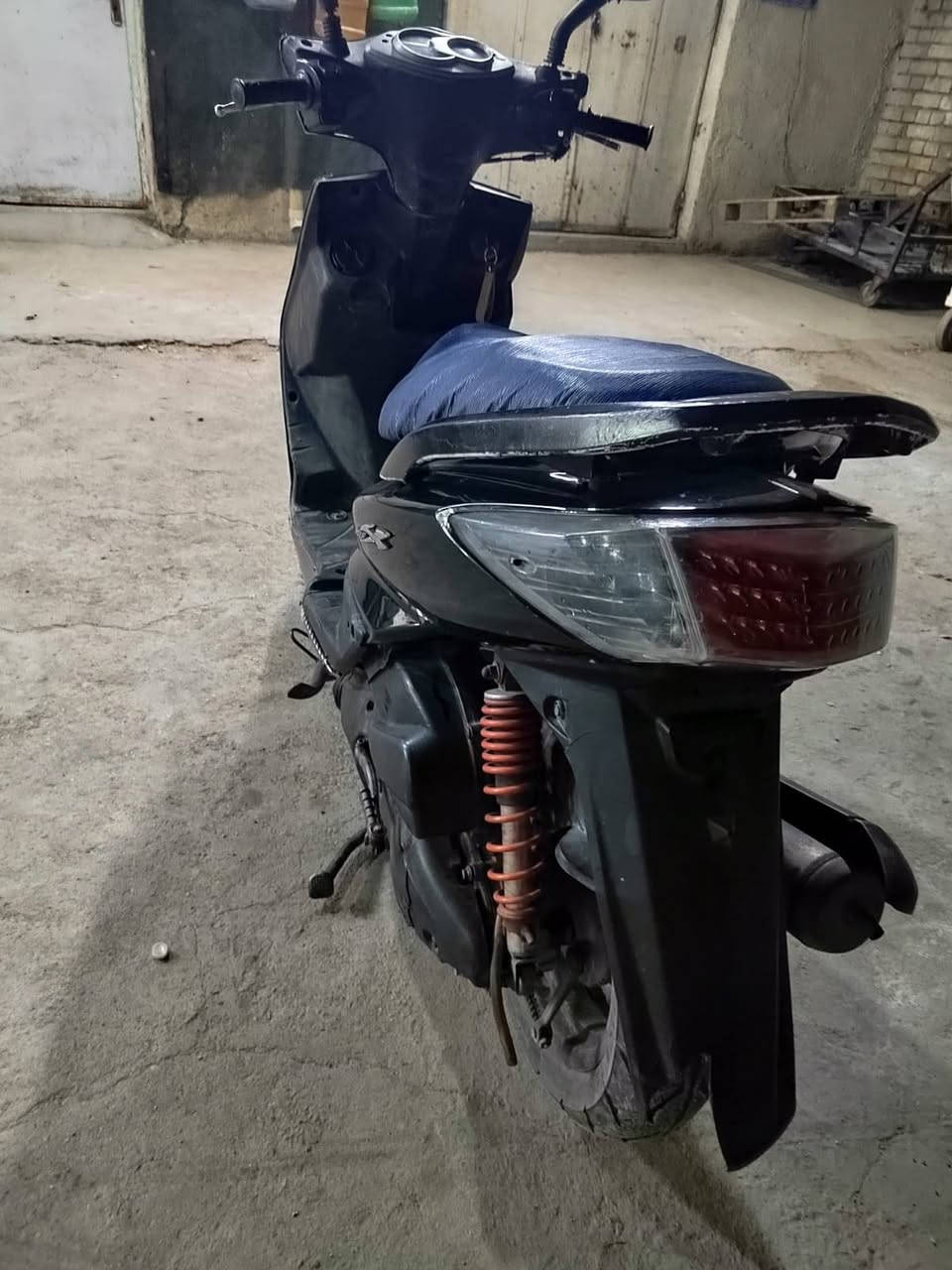سلام عليكم سكنس فحل كوري كابريتر دراجه مكفولة كفالة عامة من محرك كلجات كهربائيات شغالة محرك ناعم دبلات شغالة دراجه جاهزة ما تصرف ربع دينار عليهة 
السعر500وبيهة مجال حك الجية 
العنوان بغداد الشعله 
الرقم ***********
