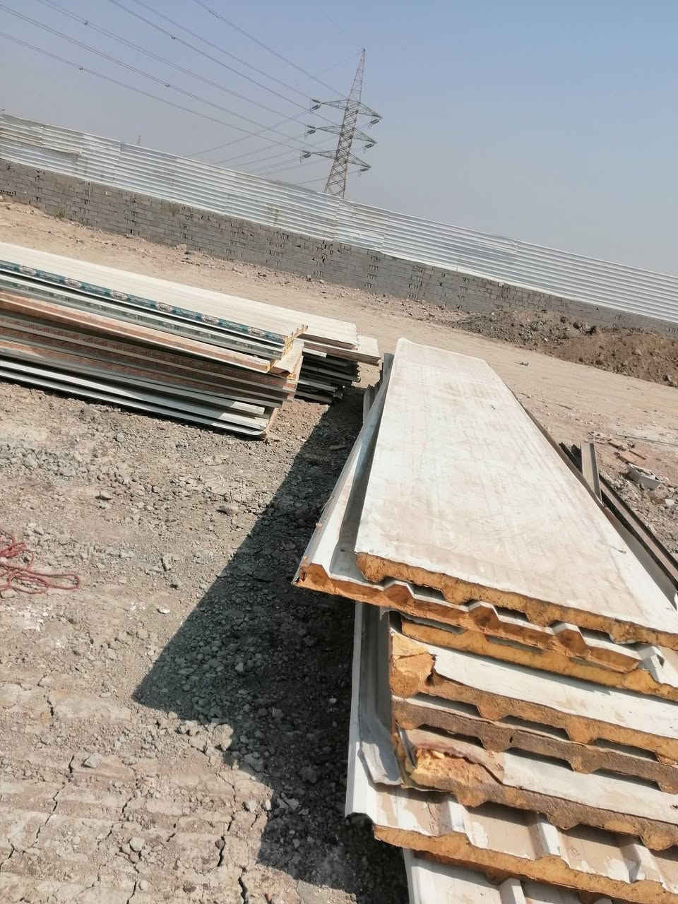 سلام عليكم يوجد سندويج مستخدم نظيف كل القياسات  مكاني على طريق العطيشي مقابل محطة الأكارم 
***********
***********
