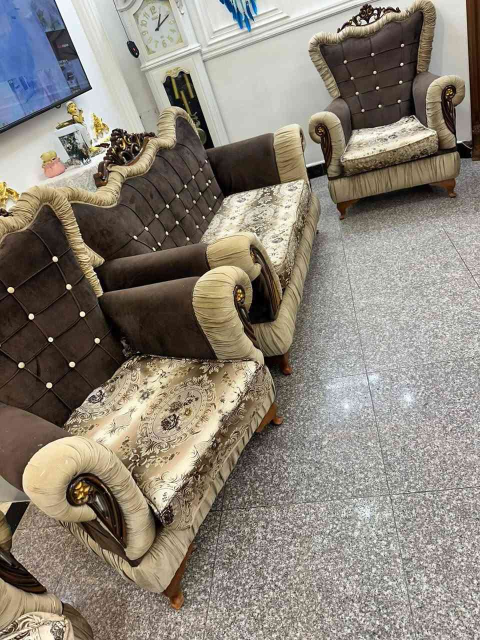 السلام عليكم تخم ٢٠مقعداللبيع
مكان بغداد قرب المشتل اتصال ***********
السعر 800وبي مجال
