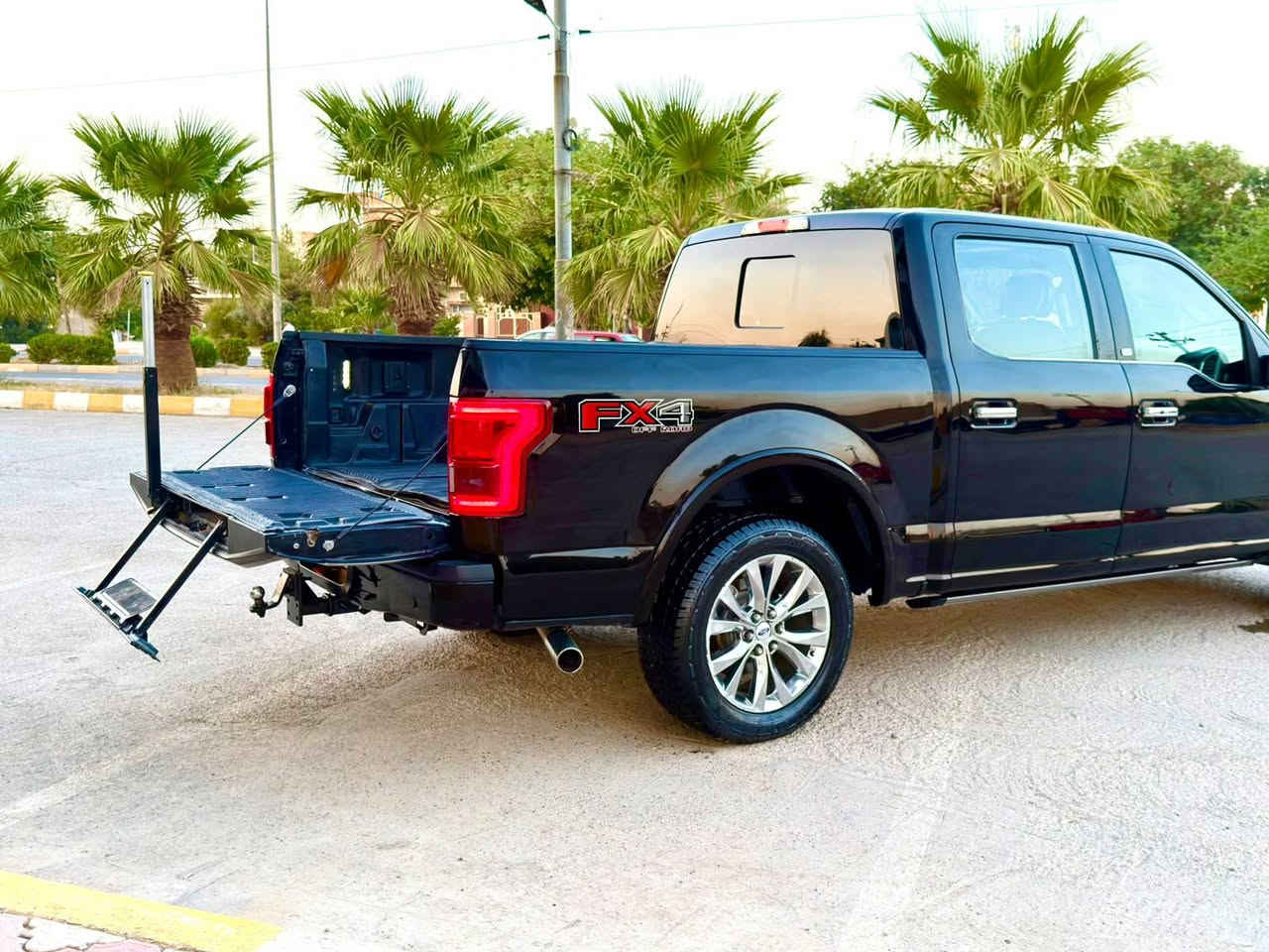 فورتF150 موديل (٢٠١٦) فول مواصفات ١/١ پلاتنيوم  مواصفات شاشه چبير كاميره ٣٦٠ بانوراما تحكم استيرن فول كشناته كهرباي وجلد تبريد وتدفييه و مساج دوسه توماتيك   لايت ليد و زينون خط شارع حاسه فورويل ٤×٤ بودي گصير باب طويل مرغوب بعد بي هواي مواصفات گيرومحرك واكسل وحداديته مكفول محرك (٨) سلندر حجم (٥٠٠٠) طايراته جديد سنويته ورقم جديد شرط تحويل وغرامه بي صبوخ قطعه ونوص صور سونار مرفق ويا منشور سعره (٢٠٠)$ ورق مكانه كلار استفسار (***********) كالار, السليمانية
