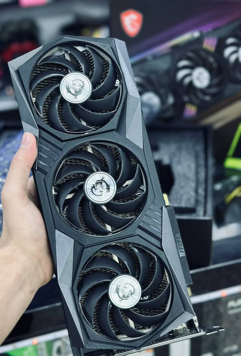 🔥 متوفر RTX 3080 Ti MSI Gaming X Trio 🔥
كرت شاشة نظيف جداً وحالته ممتازة ✨
أداء قوي جداً ومناسب للألعاب الثقيلة والاستخدامات الاحترافية 🎮💪

🔹 RTX 3080 Ti – 12GB GDDR6X
🔹 MSI Gaming X Trio – تبريد ثلاثي المراوح ❄️
🔹 دعم Ray Tracing + DLSS
🔹 أداء ممتاز على 2K و4K
🔹 مناسب للألعاب الحديثة والتصميم والمونتاج
🔹 الكرت فحص وضمان ✅

📍 موصل – دواسة – عمارة القدس – مكتب البغدادي للحاسبات
🚚 متوفر توصيل
📲 للحجز والاستفسار واتساب: ***********

🔥 3080 Ti مو كرت عادي… أداء فئة عليا قوي جداً!

