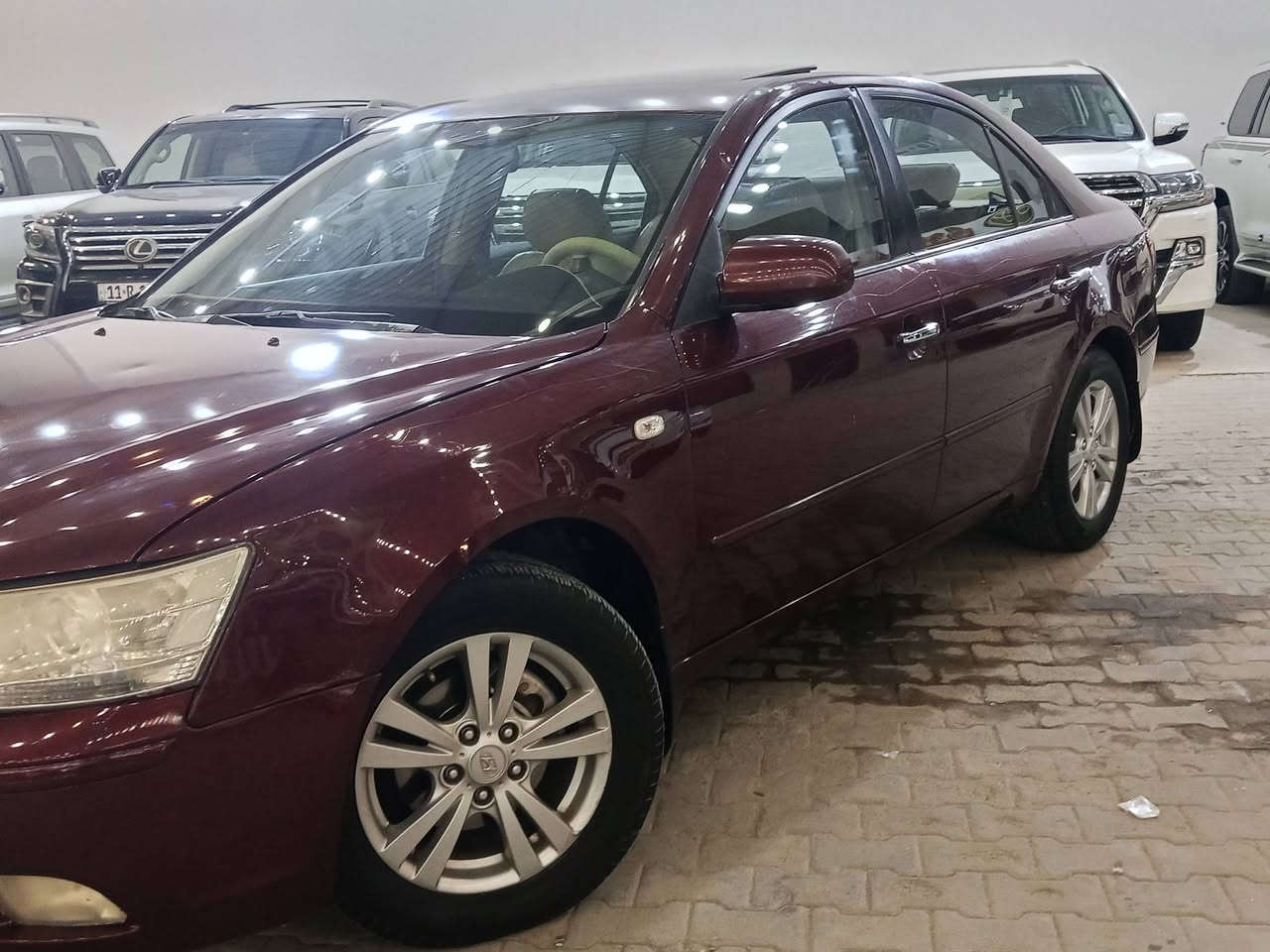 السلام عليكم اخوانا👋 سيارة سوناتا 🚗
موديل 209 خليجي فتحة 
محرك 2400 💪
رقم بغداد مداور ثاني يوم 
سيارة بيه صبغ بنيت وجاملغ الخلفي لجمالية بدون قطرة معجون سيارة نظيف 
الاستفسار الاتصال على الرقم ***********
السعر 95 مع مجال بسيط
العنوان نجف الاشرف
