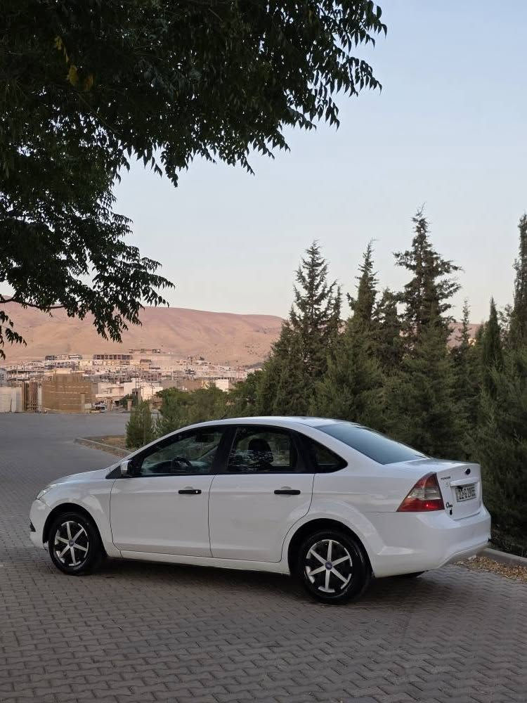 Ford Focus 2011

فۆرد فۆکس 2011 نیڤا سەیارەکە ٥ پارچەی بۆیاخە بێ داخلی و لێدراوی گێر ئۆتۆماتیک عادی ڕەقەم سەنەوی تازەیە تا 2030 تەحویل وەکالەت بە شەرت 
گێڕو مەکینە تەبرید بەشەرت
 دینار مەسرەفی تیا نییە
 چوار تایە و پاتری ڕۆنی نوێیە 
کارەبای هەمووی بە شەرت
ئاوێنە ئیشارەت 
تەبرید و گەرمی زۆر باش 
پێش دوای تازە داگیراوە شاشە و کامێرای بیلادی بۆ بەسراوە
سەیارەکە تا بڵێێ جوان و نمونەیە 
تەحویل وەکالەت خرامە بە شەرت 
شوێن سلێمانی ناو شار 
سعر 62 مەجالێکی  کەم   
سلێمانی ڕەقەم تەلەفون *********** السليمانية, العراق
