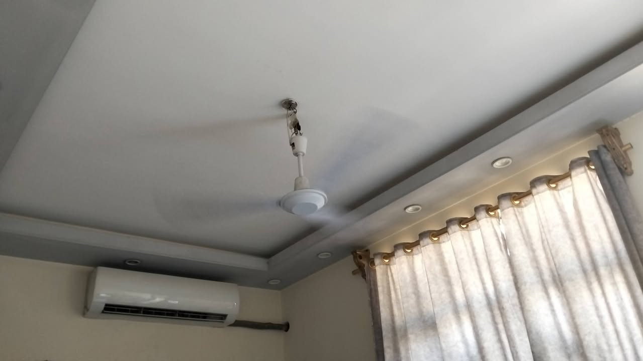 السلام عليكم..
مشتمل 50متر 5×10طابو صرف العبيدي طابقين
 قرب كهوة المختار 
السعر ٨٨ وبيه مجال 
للاستفسار اتصال او واتساب 
***********
