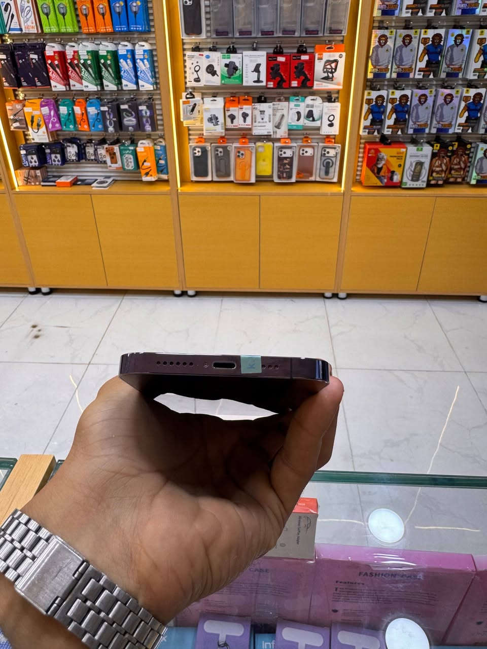 14 promax
 ذاكرة 256
بطارية 88
العنوان البلديات شارع الإطفاء مقابيل سنتر ابو جود
