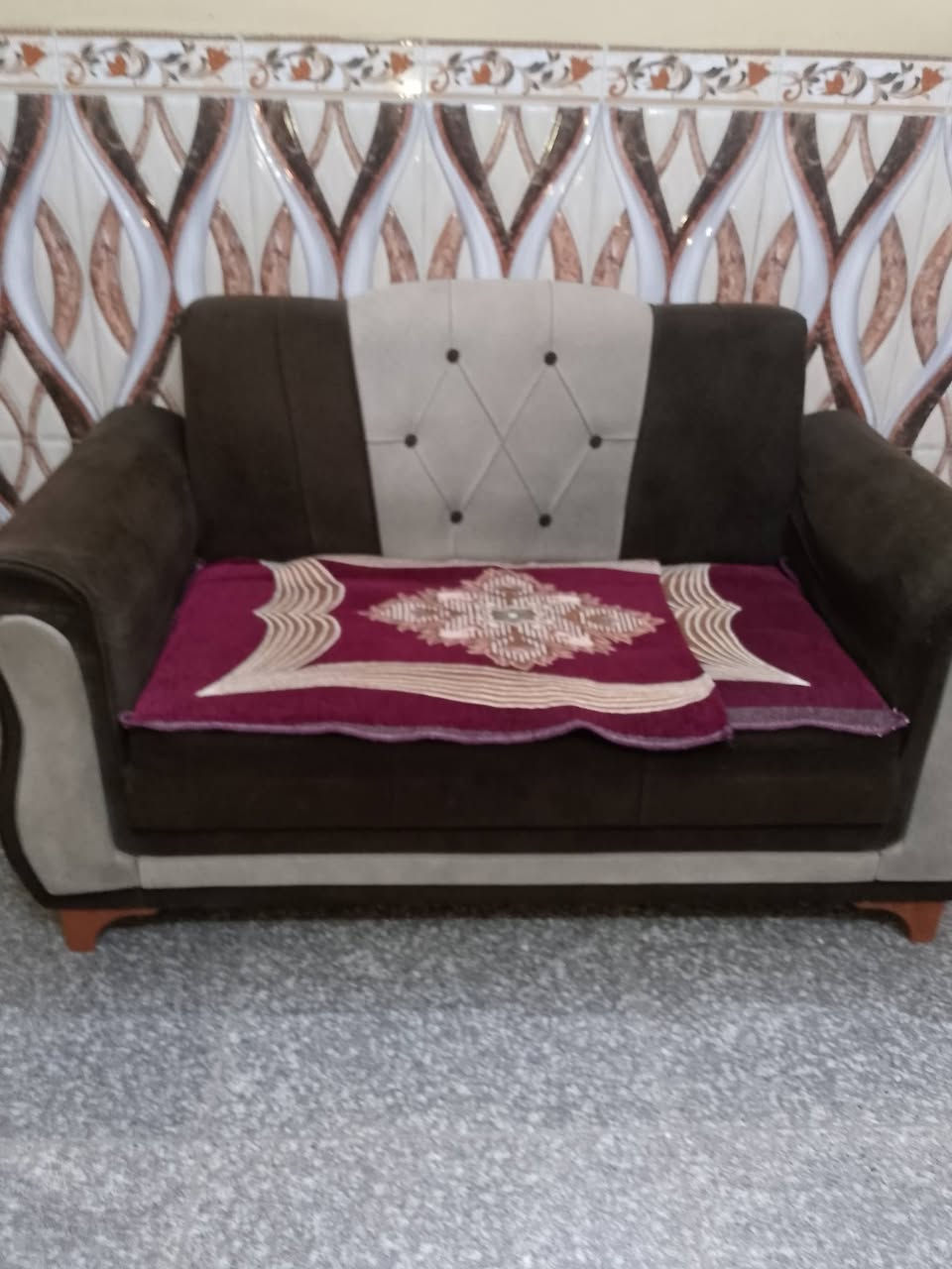 تخم عشر مقاعد مستخدم للبيع مكاني الشعله ام نجم 

الاتصال *********** ع الرقم محد يرد ع فيس اخوان السعر 175
