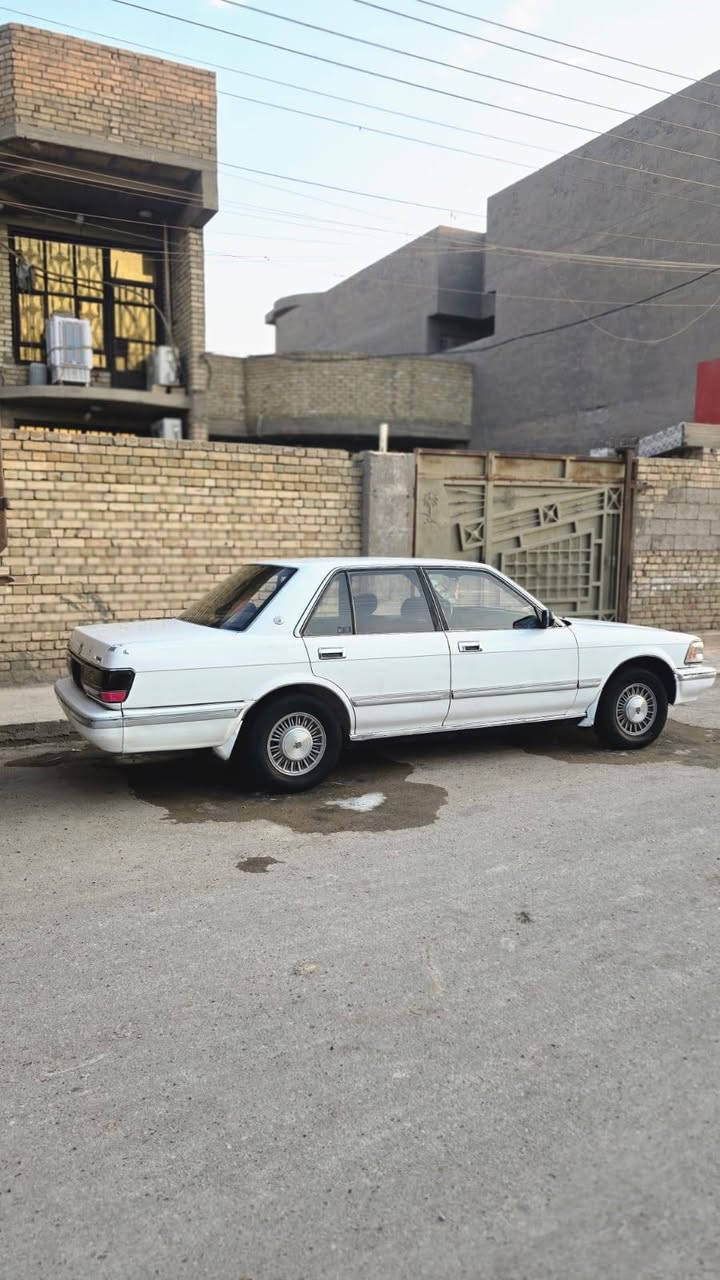 سيدان • محرك ٢٥٠٠ • رقم بغداد