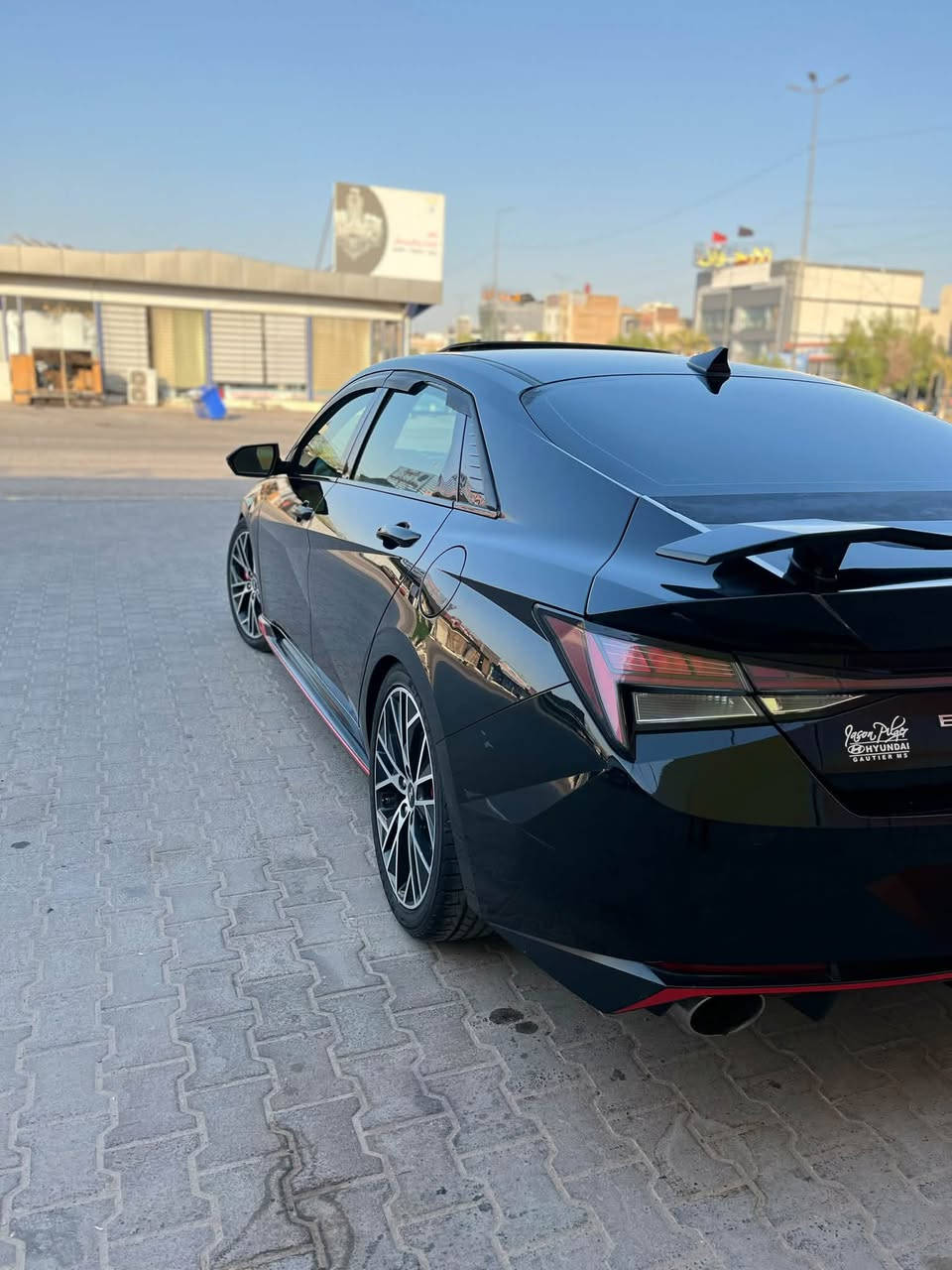 🚘 للبيع إلنترا N 2022
سيارة نظيفة جداً، استخدام شخصي ومحافظ عليها، وحالتها ممتازة.
رقم بغداد بأسمي ثاني يوم احولها 

فقط دعاميه وبارد خفيف گد شبر  على چاملغ الايمن والبونيد 🇺🇸 وارد أمريكي 
⚡ 2.0 تيربو
⚙️ DCT
✨ فل أوبشن

وماحاجه اعرف على مواصفاتها 

📍 النجف
💰 **السعر:158$ **

وعل الفحص  وبيها سونار ، والجاد يتواصل خاص 📩

او على رقم ***********
