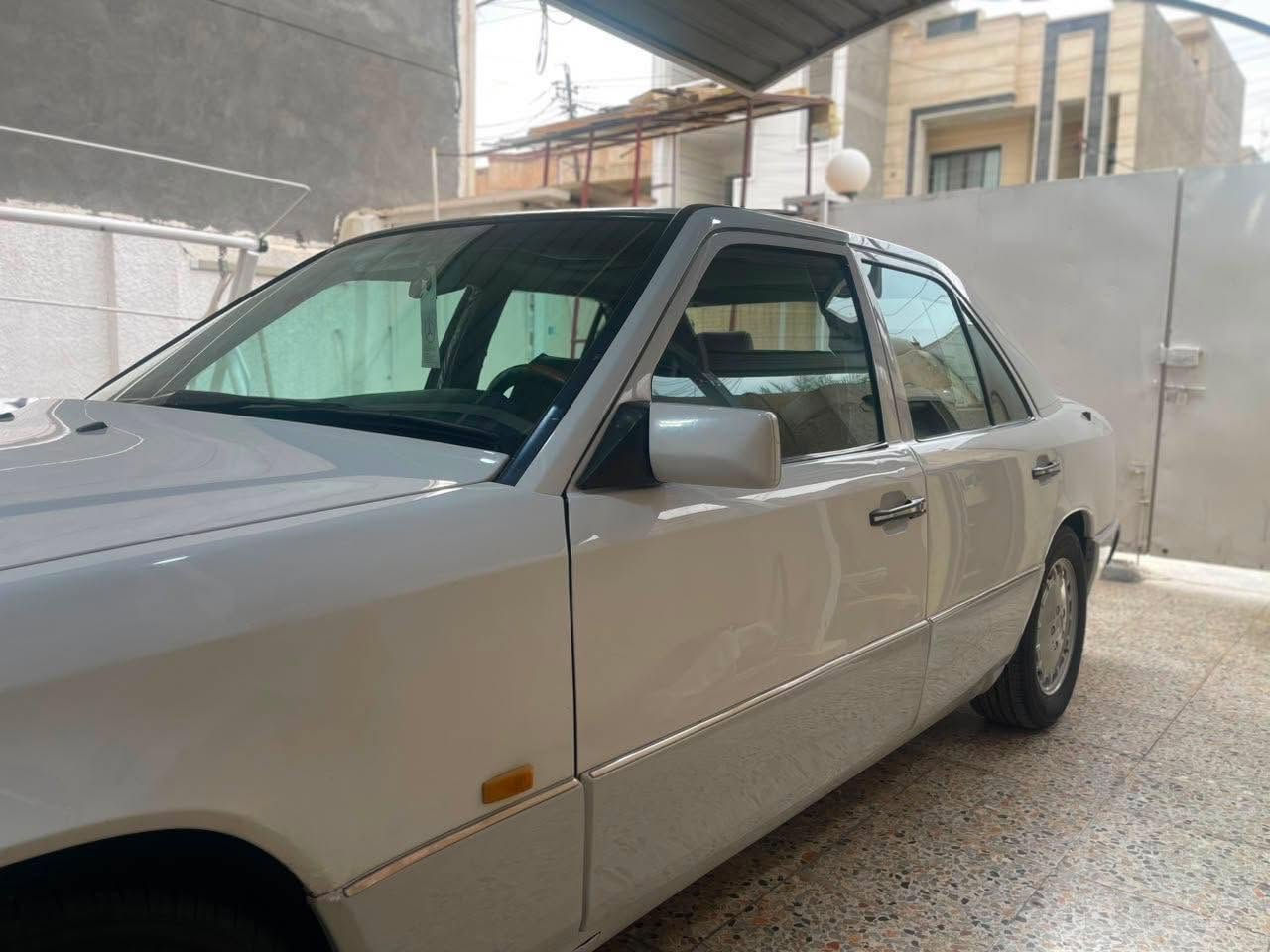 مرسيدس E300 • وارد اليابان • 4 قطع صبغ