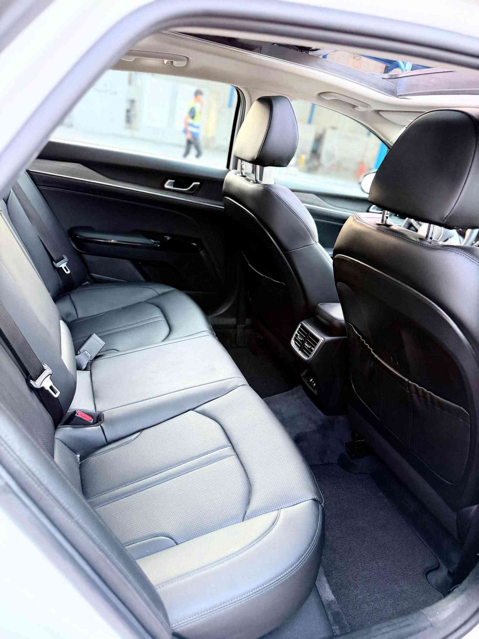 KIA K5 EX 2025🚘
فول فول فول ١/١
ما ماشية غير ٥ الف
محرك 2.5L 

***********
***********

8 sepeed Transmission
✨ المواصفات فول فول (Full Option):

 🟥5 كاميرات
كشن خزن ميمورى
كشن حار بارد 
بصمة ( ابواب + صندوق ) 
🟥 تشغيل عن بعد 
🟥 شاشة جبيرة ( كار بلي + اندرويد )
🟥 واير ليس شحن 
🟥مثبت سرعة 
🟥قيادة ذاتية 
🟥تحديد مسار 
🟥 رادار امامي 
🟥رادار جانبي 
🟥رادار خلفي 
🟥كامرا دوارة ١٨٠
🟥مثبت ستيرن 
🟥سايد بريك بصمة 
🟥مودات قيادة ( نورمال - سبورت - سبورت بلاص - كوستم)
🟥كشنات تدفئة 
🟥 بانوراما 
🟥تبريد بيانو 
🟥تبريد قطعتين 
تتحكم بيهه بالشاشة
🟥كيجات بالعداد تظهرلك قراءة (حماوة الدهن - التيربو - العزم)
🟥كيجات دجتال تتغير ويا كل مود مثل ماموضح بالصورة
🟥كير دكمً ٨ سرعات + شفتات ستيرن 
🟥نظام سماعات BOSE اقوى انظمة سماعات
🟥جامات اوتو
🟥اوتو هولد
🟥كشنات جلد
🟥لدات امامي خلفي 
🟥وبعد هواي مواصفات بيهه
سيارة بدون صبخ
سيارة رقم كاتى تترقم اربيل
رقم الشاصى

KNAG34J75S5331300

***********
*********** أربيل, العراق
