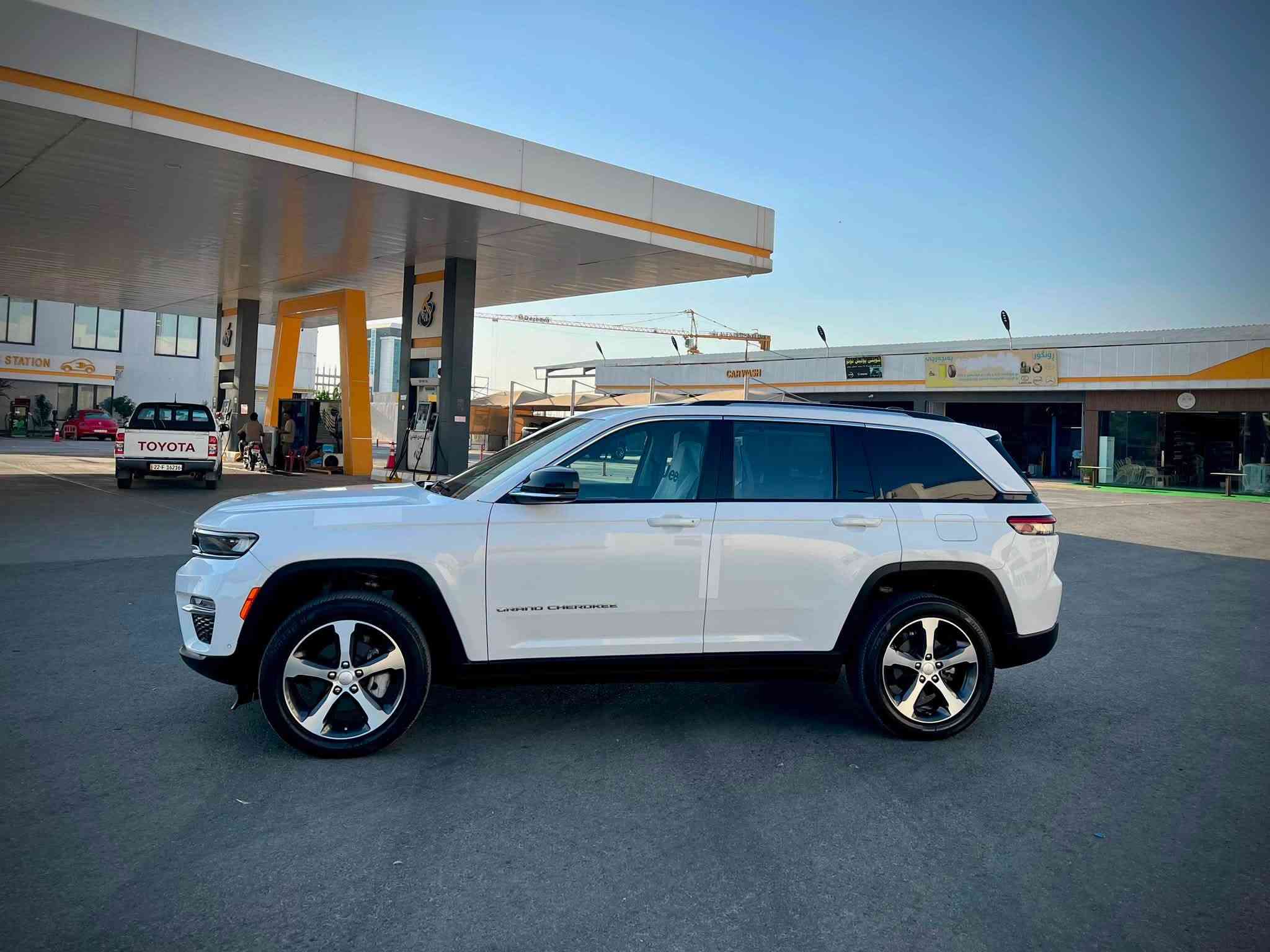 Jeep grand cherokee limited plus 2023
فول فول مواصفات ٢٠٢٣

ليميتت بلاس
دةبل اكسل ٤*٤
بانوراما
اربع باب بةصمة
٣ شاشة و شاشة كبير
كشنات هيتر و ميموري و تدفية
باب بردات بيلادي
رادار خلفي و امامي و جنبي
٥ كاميرا
ستيرن هيتر

ماشية ٢٨ ميل

نص جاملغ امامي مصبوغ بدون ارباك بدون دواخل

حتا دعامي مابيها صبوغ

ارباكت كلش سليمة

٣ مكان شوية pdr

سعر ٣٣٠ و مجال
مكان اربيل

***********
