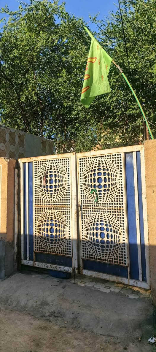 السلام عليكم
بيت للبيع الحمزه الغربي السواجي 
للإستفسار اتصل ب ***********
