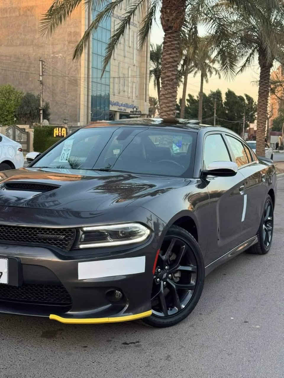 جارجر جي تي بلص
فول 1 /1 رادار جانبي 
‏CHARGER GT Plus 
اخر اصدار لاست كول 
الموديل :2023 . (خليجي)  النداء الاخير. وكاله هارلم 
العداد :16 الف ميل  سياره بعده بحالت زيرو  
الضمان : 3 سنوات او 60 الف كيلو متر . 
المحرك : V6.  3.6L
مكفوله من الصبغ و التبديل ماعدا  بارد باب ورى سايق وبي دي ار  باب ورى العبري  
مرقم بغداد الجديد كامل تحويل ثاني يوم 
المواصفات : رادار جانبي…….
* جناح خلفي اسود. 
* ويل قياس 20 انچ اسود . 
* مقود القيادة رياضي . 
* مقاعد رياضية من الشاموا الأسود.
* نقطة عمياء . 
رادار جانبي.
* مصابيح أمامية زنون . 
* كشافات الضباب زنون . 
* المصابيح الأمامية مع LED . 
* حساسات خلفية. 
* شاشه كبيرة مع نظام ملاحة نفكيشن GPS . 
* سستم صوت الپاين .
* فتحة سقف (سلايد) . 
* المقاعد الأمامية كهربائية . 
* ذاكرة لحفظ وضعيات الجلوس (ميموري) . 
* مقاعد أمامية تبريد وتدفئة . 
* تشغيل عن بعد . 
* المقود كهربائي . 
* تدفئة مقود القيادة . 
* محدد سرعة . 
* تلفون بلوتوث . 
* كاميرا خلفية .
* مرايا متحسسة للاضاءة العالية .
* كير شفتر بالستيرن . 
* دخول ذكي (بصمة) .
مكاني بغداد
*********** هاتف
