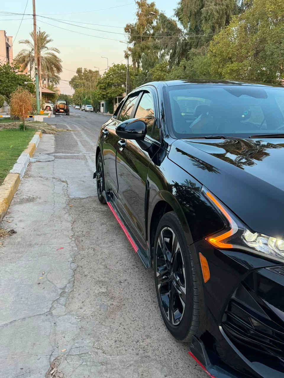 السلام عليكم بيع او مراوس وانطي فرق
كيا كي فايف 2024 k5

محرك : 1.6 GT

ماشيه 20الف  مايل

مواصفاتها 

1-بصمة 

2-تشغيل عن بعد 

3-بصمه ابواب وبصمه جنطه 

4-لد امامي وخلفي 

5-عدسات زنون 

6-نقاط عمياء 

7-حساسات 360 درجة 

8-سايد بريك كهربائي 

9-اوتو هولد 

10-توقف ذاتي 

11- وضعيات قيادة

12-تحديد مسار

13-نقاط عمياء

14- ويل گب اسود 

15-تحكم مود درايف 

16-فول تحكم ستيرن 

17- جلد كراسي تدفئ تبريد 

رادارات امامي خلفي وجانبي مع اوتو ستوب 

سياره حادثها بنيد صبغ بس هذا السونار   

عنوان : بغداد اليرموك

السعر. جوه سوك 

السيارة رقم بغداد 

السونار موجود بالصور السيارة فول فول موصفات بس بدون فتحه فول الفول 

الاستفسار  :***********
