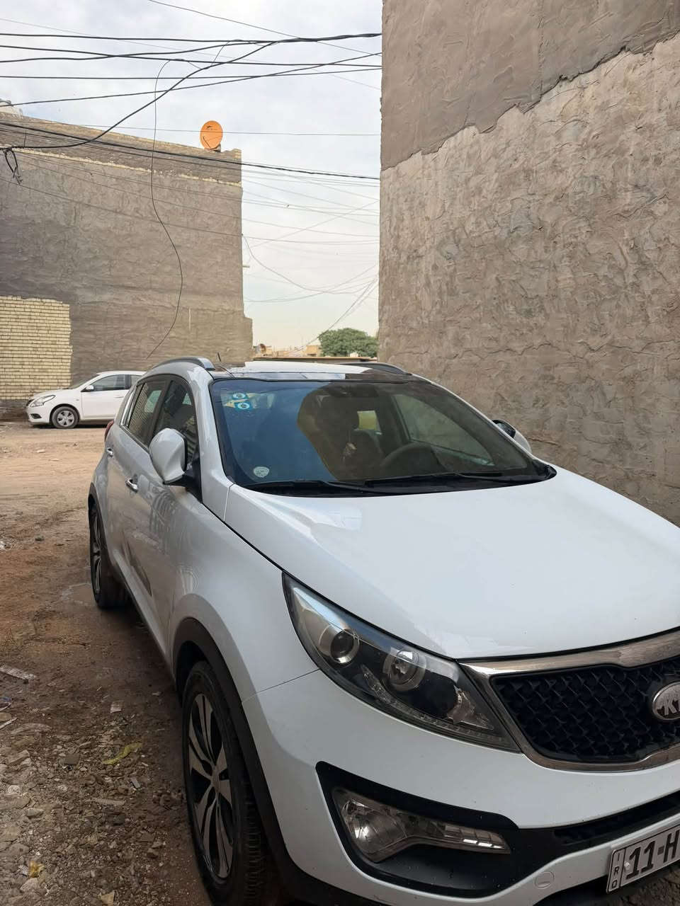 السلام عليكم للبيع كيا سبورتج خليجي ٢٠١٤ السعر ١٣٥ ورقه وبيه  مجال ***********
