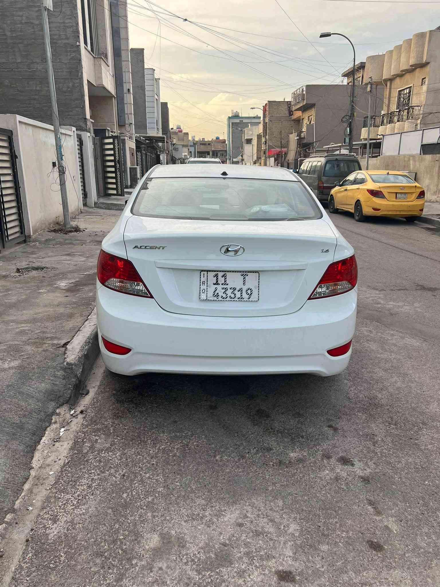 اكسنت ٢٠١٥ • ماشي ٤١٠٠٠ • مكينه ١٦٠٠