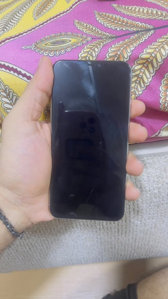 ايفون ١١ برو ماكس • ٢٥٦ • بطارية ٨١٪