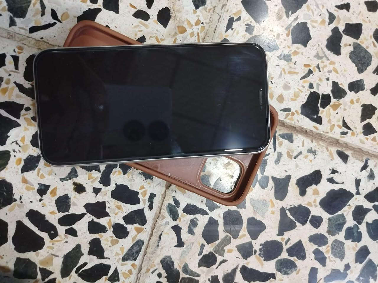 أيفون 📱 11عادي للبيع
شرط كلو بلادي 

بطاريه 80حقيقي مرفوعه 92
بي خط بل شاشه ما مئثررفيع حيل
ذاكره 128

اتصل ***********

مو شراي لا تعبني ولا تعبك

