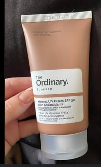 جديد ⚡️⚡️☀️☀️سيروم واقي شمس UV Filters SPF 45: خفيف الوزن، سريع الامتص...