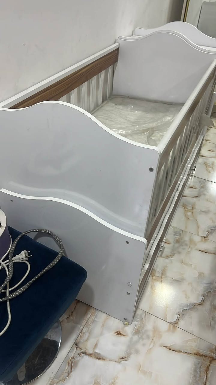 اسلام عليكم جربايه كاروك نضيفه كليش هيه ومندرهه كامله مكان  تنومه 150 وبيهه مجال
رقم الهاتف ***********

