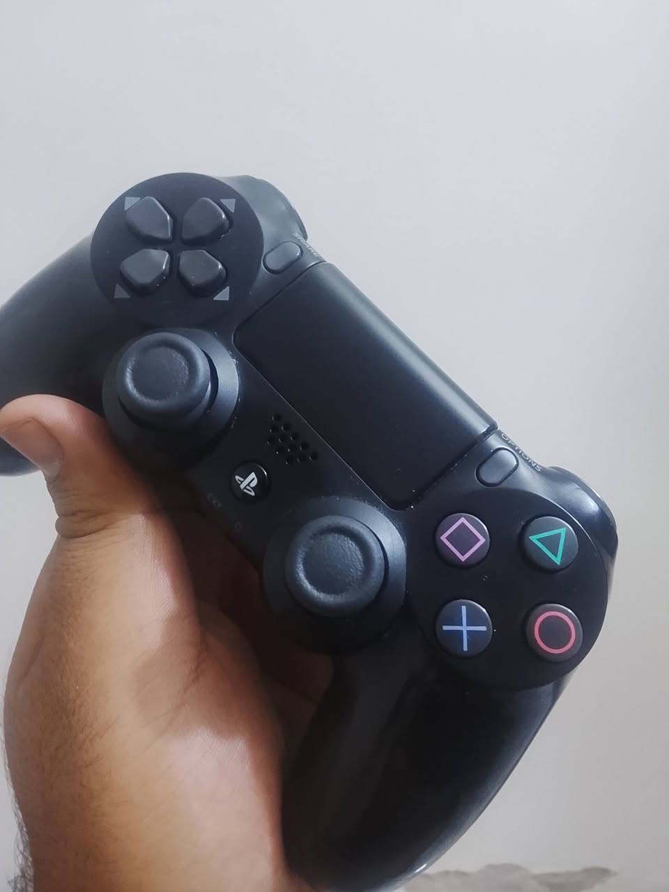 🎮 للبيع PS4 نظيف جداً وبحالة ممتازة 🔥

للبيع جهاز سوني بلايستيشن 4 – أسود
💾 سعة 500GB
🔢 موديل CUH-2200A B01

✨ الجهاز نظيف كلش
❌ غير مهكر
❌ ما مفتوح نهائياً
❌ ما مصلّح ولا متعمّر
🎮 وياه يد أصلية وحدة

🎯 الألعاب:
⚽ FC 26
⚽ FIFA 22
⚽ FC 24
🤖 ديترويت: بيكَم هيومن

💰 السعر: 275 ألف دينار
📍 بغداد – التاجي

📞 للتواصل: *********** وتساب
