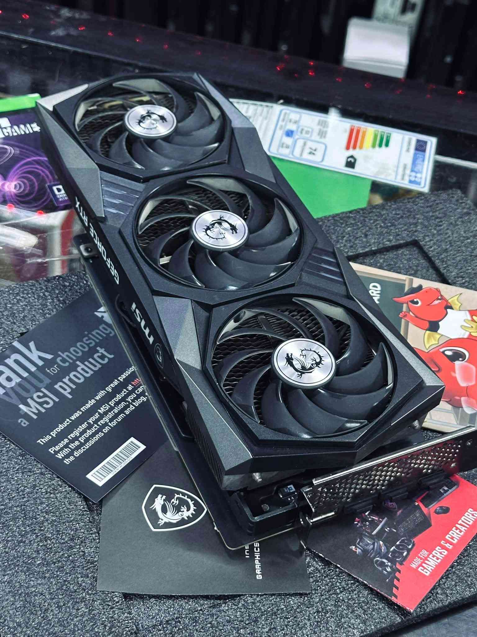 🔥 متوفر RTX 3080 Ti MSI Gaming X Trio 🔥
كرت شاشة نظيف جداً وحالته ممتازة ✨
أداء قوي جداً ومناسب للألعاب الثقيلة والاستخدامات الاحترافية 🎮💪

🔹 RTX 3080 Ti – 12GB GDDR6X
🔹 MSI Gaming X Trio – تبريد ثلاثي المراوح ❄️
🔹 دعم Ray Tracing + DLSS
🔹 أداء ممتاز على 2K و4K
🔹 مناسب للألعاب الحديثة والتصميم والمونتاج
🔹 الكرت فحص وضمان ✅

📍 موصل – دواسة – عمارة القدس – مكتب البغدادي للحاسبات
🚚 متوفر توصيل
📲 للحجز والاستفسار واتساب: ***********

🔥 3080 Ti مو كرت عادي… أداء فئة عليا قوي جداً!
