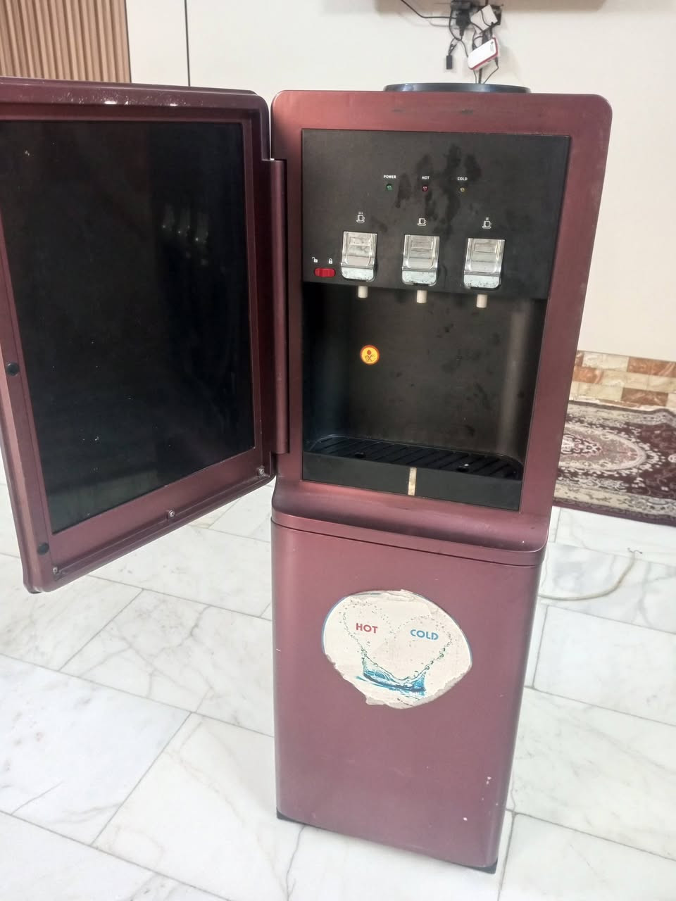 برادات عدد2 يشتغل على ضمان 3ايام انطيك فحص. سعر الواحد 50 لاف  مكاني بغداد مدينه الصدر الاورفلي مقابيل معمل غاز واتساب فقط ***********
