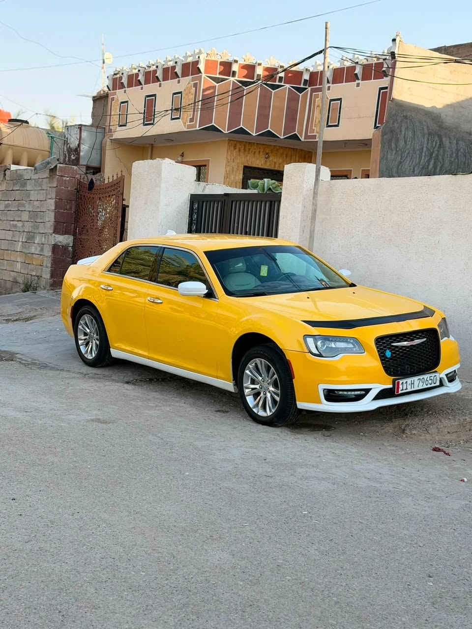 سلام عليكم لبيع وباماه موديل 18 اصل رقم بغداد بسمي سياره كفاله ما عده بنيد  بدون دواخل باقي كفاله عامه تخم تاير حدادي  سياره جاهزه 
متصرف عليها ربع / مكاني ديالى بلدروز سعر 250 وبيه مجال 
***********
