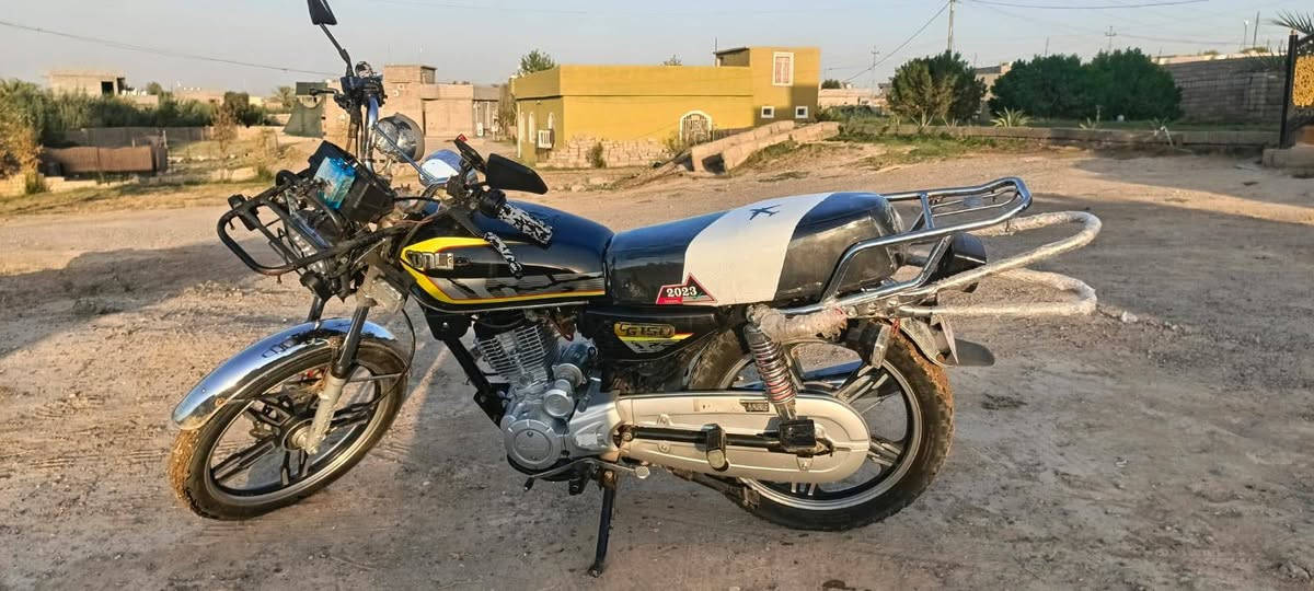 سلام عليكم 

للبيع دراجه سولنك موديل 2023 محدث 2025 محرك 200cc

محرك مبدل فقط ولفات

شاشه اكتروني 

سمعات شغاله

محرك كير بشرط

كهربائية كلها شغاله

سلف هندر شغال

الايت عالي وناصي 

اشایر شغاله

الدراجه كله شرط

مكاني الشرقاط بعاجه

***********

السعر المطلوب 500 وبي مجال للطيبين
