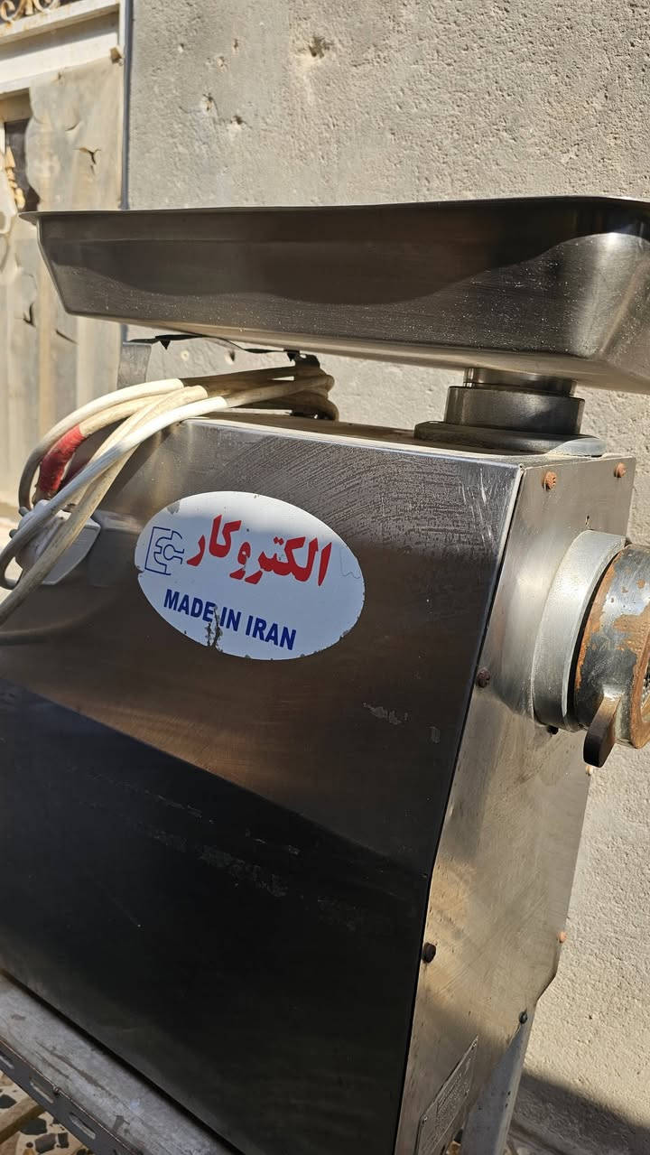 سلام عليكم ثرامه جديده نضافته ٩٠ بل ميه شغاله ١٠٠/١٠٠ شرط الفحص سعر ٢٥٠ وبي مجال
مكاني بصره شط العرب تنومه 
***********
