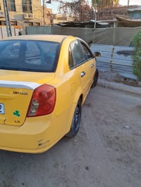 اوبتره 2006 رقم دولي بغداد السياره احترك المحرك وعمرتها هسه يرادلها بس...