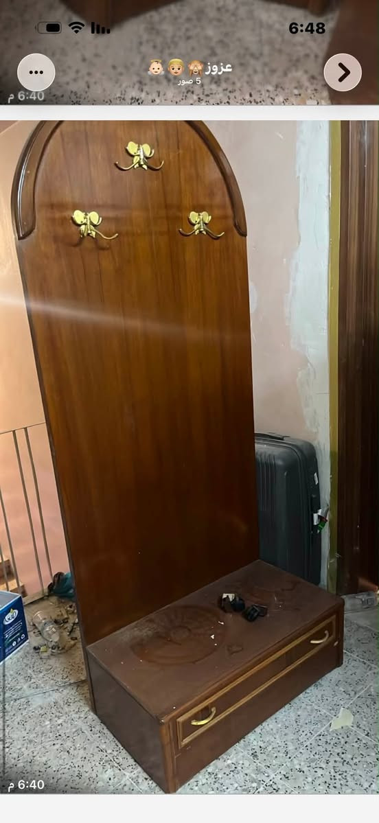السلام عليكم عندي غرفة نوم للبيع مكاني حي الجامعة رايدتها 500
جرباية نفرين وكومديات عدد 2 
كنتور 6 باب مع ملحق 
ميز زاوية وسطي 
ميز تواليت 
تعبانة زاوية 
الاتصال ***********
