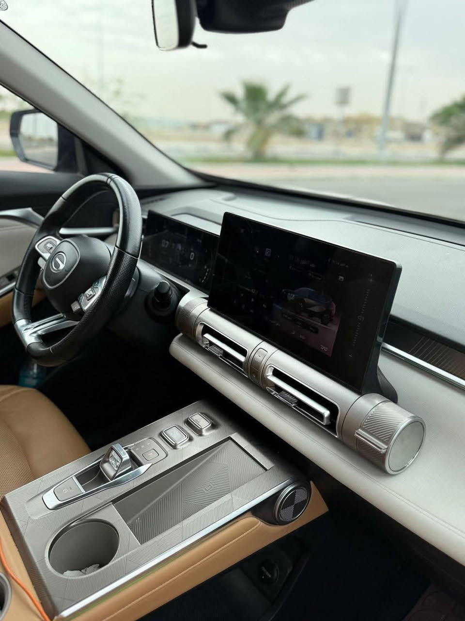 السلام عليكم GAC
ماشية 24000 كيلو 
موديل 2024
فول مواصفات اعلى فئه
1/1
السياره 
محرك بانزين 2000 تيربو 
محجوزه بسم موضف
 يسوي وكاله بسم المشتري
كفاله عامه السياره
ملاحظة الايت الأمامي بصف السايق محترك الكارت مالتة يرادلة كارت او تبدل لايت كيفك انتا السعر ٢٠ مليون
مكان السياره البصره
التنومة رقم الهاتف *********** البصرة, العراق
