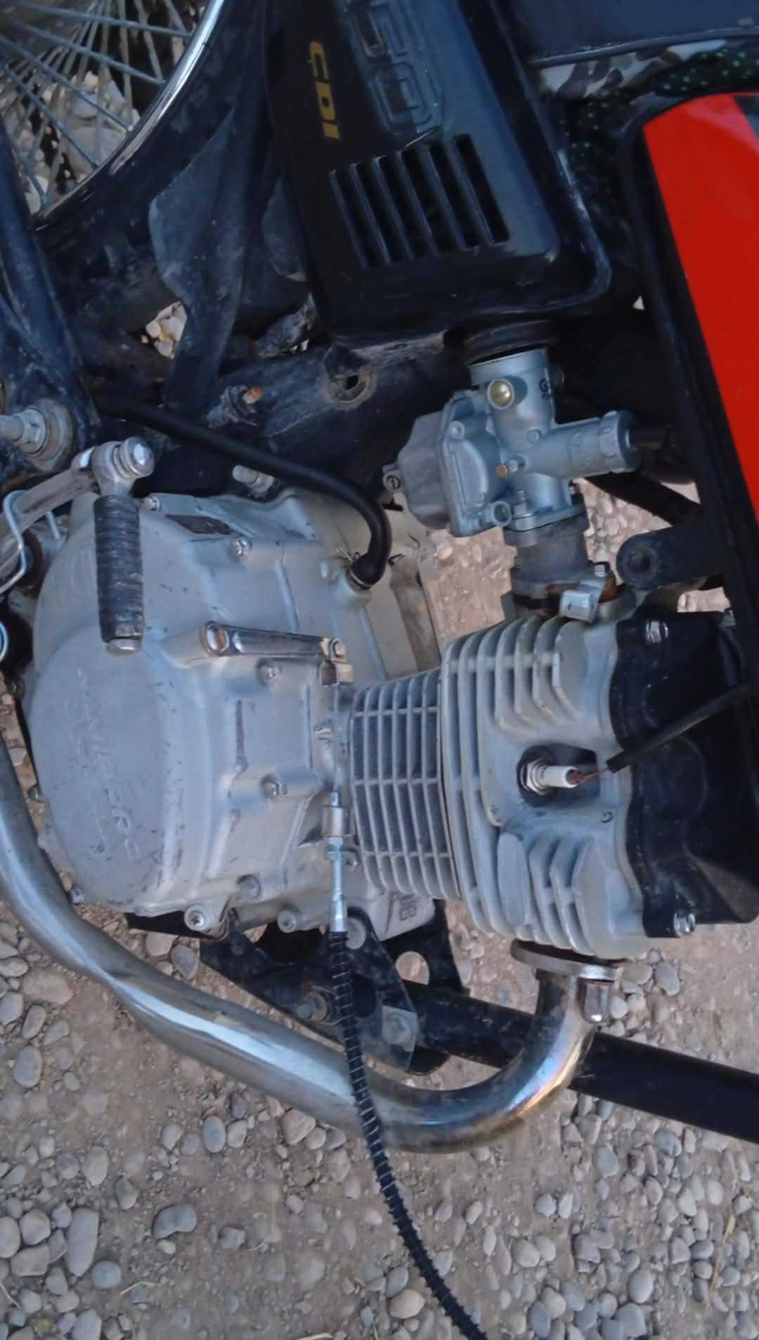 سلام عليكم دراجات ثنين للبيع لأحمر سولنيك موديل 23نضافه فول ماشاء الله سعر 550بي مجال قليل أما لأسود نامي برو موديل 21السعر 225بي مجال قليل رقم الهاتف ***********
