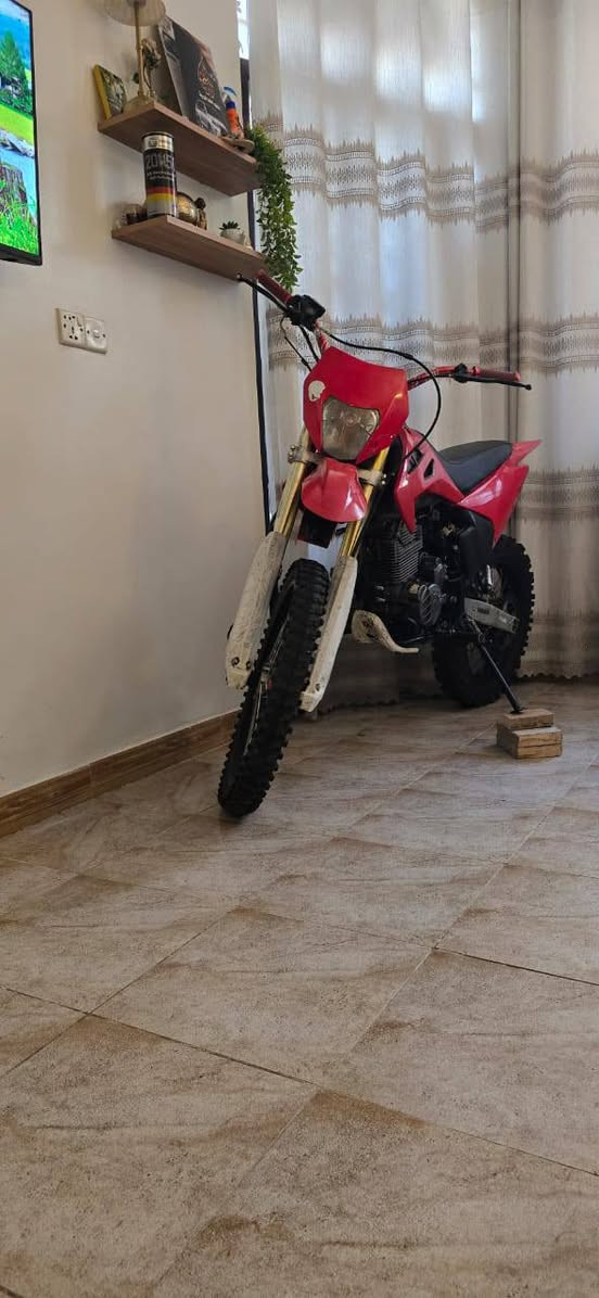 ماخذها بمليون قبل 3 اشهر
وما متعود عليها وكلبتها وطفت سكتت بعد 
على وضعها كوم حديد ب 650 عارضها
يعني منزل سعر مكينه خاف يطلع بيها شي وجاي ابيع كوم حديد ***********
