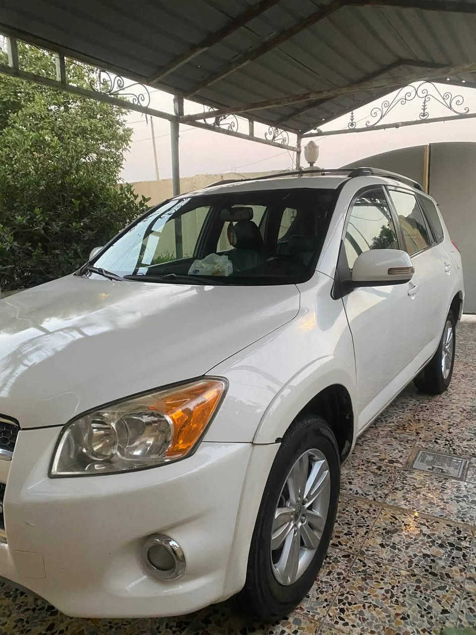 السلام عليكم بيع مستعجل...
راف فور 2008
محرك ياباني بلادي 6 سلندر
گير ومحرك كفالة ترايك وين ماتريد.
تدفئة تبريد فول. كهربائيات كلها شغاله.صدر جديد. مانع انزلاق. نزول جبلي. تحكم ستيرن جهتين. اشاير بالمري. السيارة جاهزة من كلشي مابيها اي نقص .
رقم بغداد أنگليزي بأسمي تحويل مباشر هزة جديدة 2026.
السيارة صبغ عام بدون دواخل..
السعر _ 75$ _ وبيها مجال.
الاتصال.  ***********
