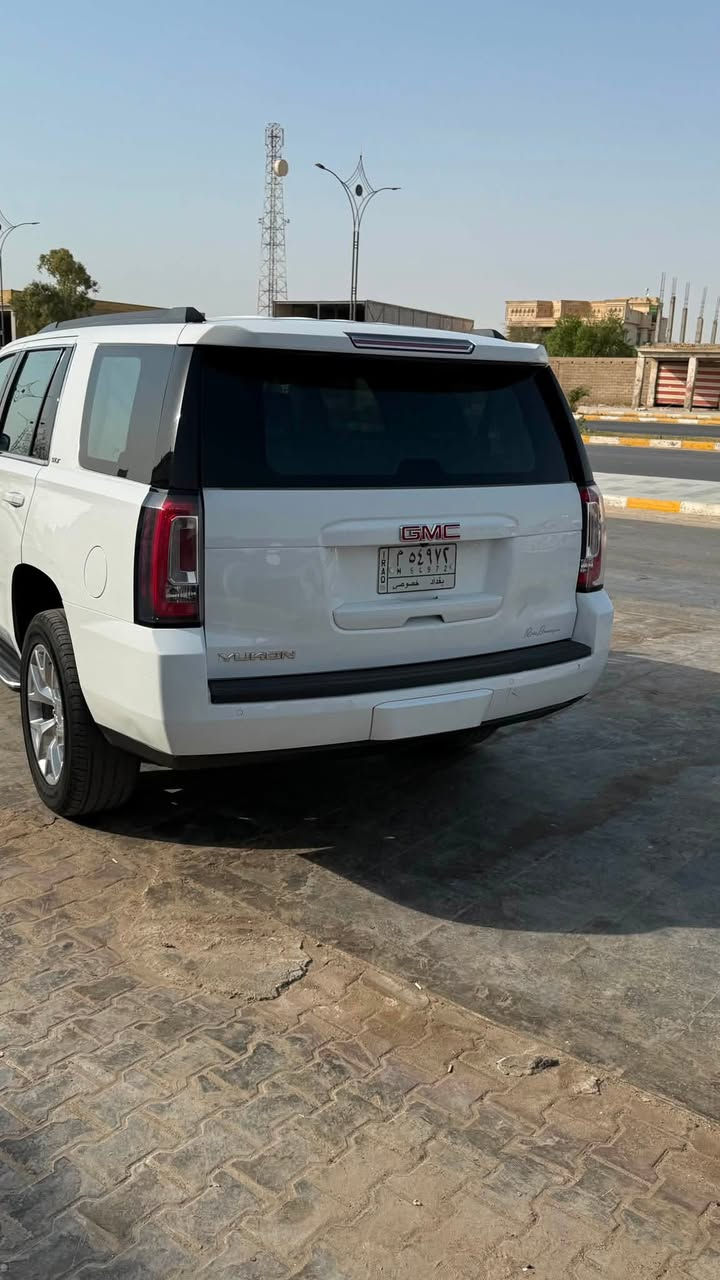 يا الله سلام عليكم  2020 GMC يوكن
فئه SLT فول موصفات جوه الدنلي بفئه وحده 
السياره وارد امريكي تقرير غرق تعمل وتسير شرط الفحص
السياره كشنات VIP كشن
فتحه 
كشن السايق هزاز 
رادار امامي 
تحديد مسار 
قاصه 
كار بلي 
سماعات BOSS غنيه عن التعريف 
تشغيل عن بعد 
كشنات كهربائي 
وبعد كلش هواي بيه موصفات 
سياره بيه ملاحضات بسيطه الراغب بلشراء 
يراسلني او يخابرني وبيه خير ويدلل مكان السياره ذي قار مركز السعر 350 ترهم بيع وترهم مراوس حسب القناعه 
للاتصال ***********

