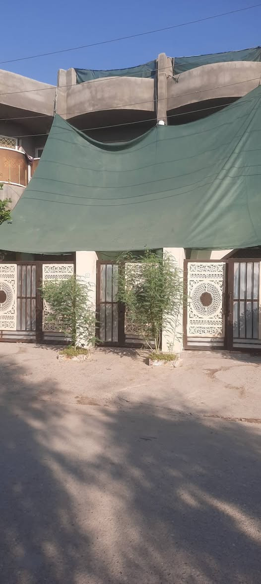 ٣٠٠م • واجهة ٢٠م • ٤ مشتملات