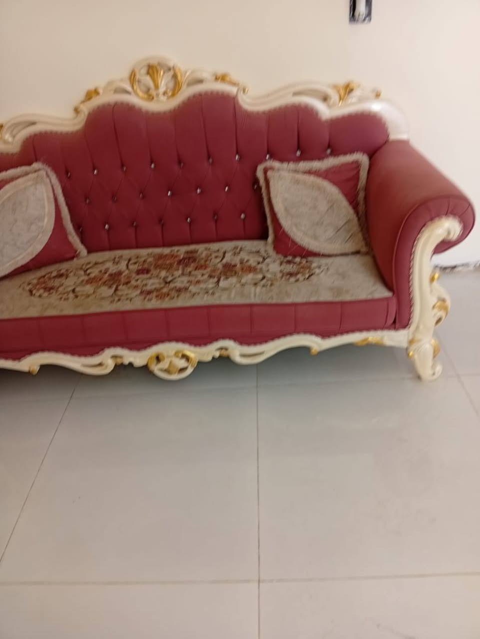 تخم ملكي مستعمل قليل اخو الجديد و سعره مناسب للاستفسار اتصل ***********
