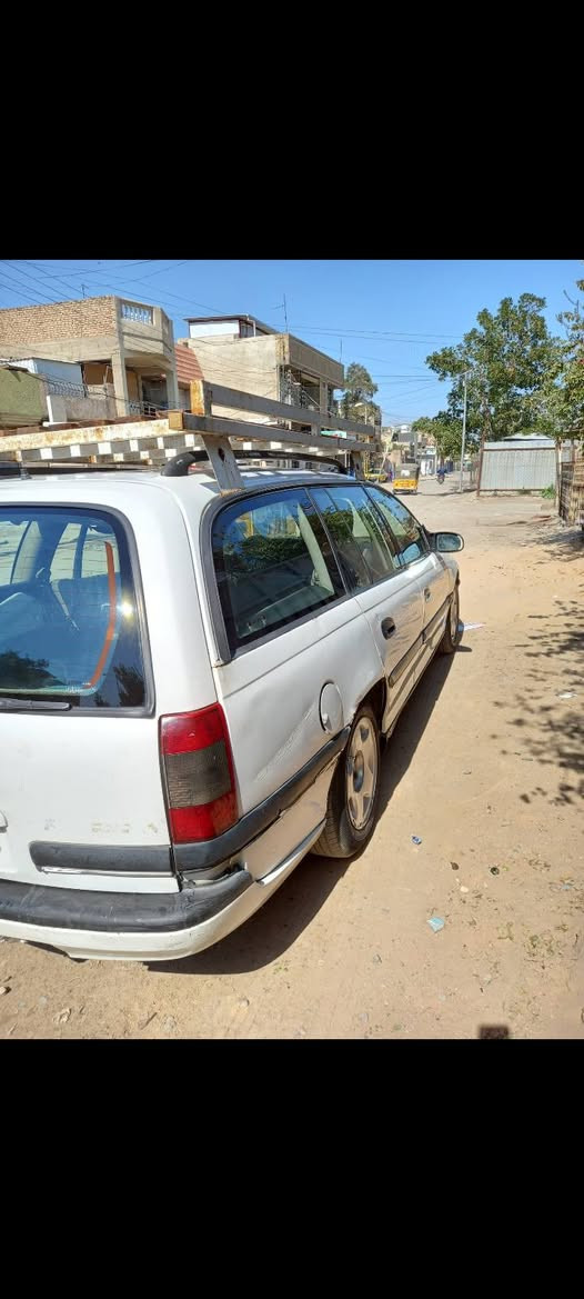 سلام عليكم  اوبل اوميكا بزون سيارة جديدة مابيهة صبغ مكينه كير مكفولات كير اوتوماتيك رقم نكليزي بسمي رقم انبار سيارة كلها شغالة سنوية لل2031 سعر السيارة 35 وبيها مجال بغداد الشعب تواصل ***********

