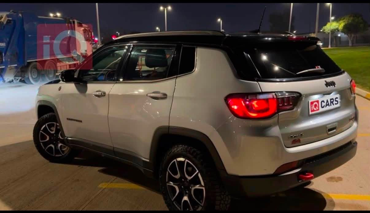السلام عليكم
🚘 للبيع Jeep Compass Trailhawk 2024

💰 السعر: 175$ — وبيها مجال بسيط
🔄 بيع مستعجل أو مراوس حسب القناعة

• بدون صبغ للسيارة
• فقط البونيد تبديل، نفس لون السيارة
• بدون شاصي
• بدون إيرباگ
• ماشية 70 ألف كم
• السيارة مستوردة على إيدي من أمريكا 🇺🇸
• Trailhawk 4x4
سياره جدا نضيفه 
📞 للاستفسار: ***********
