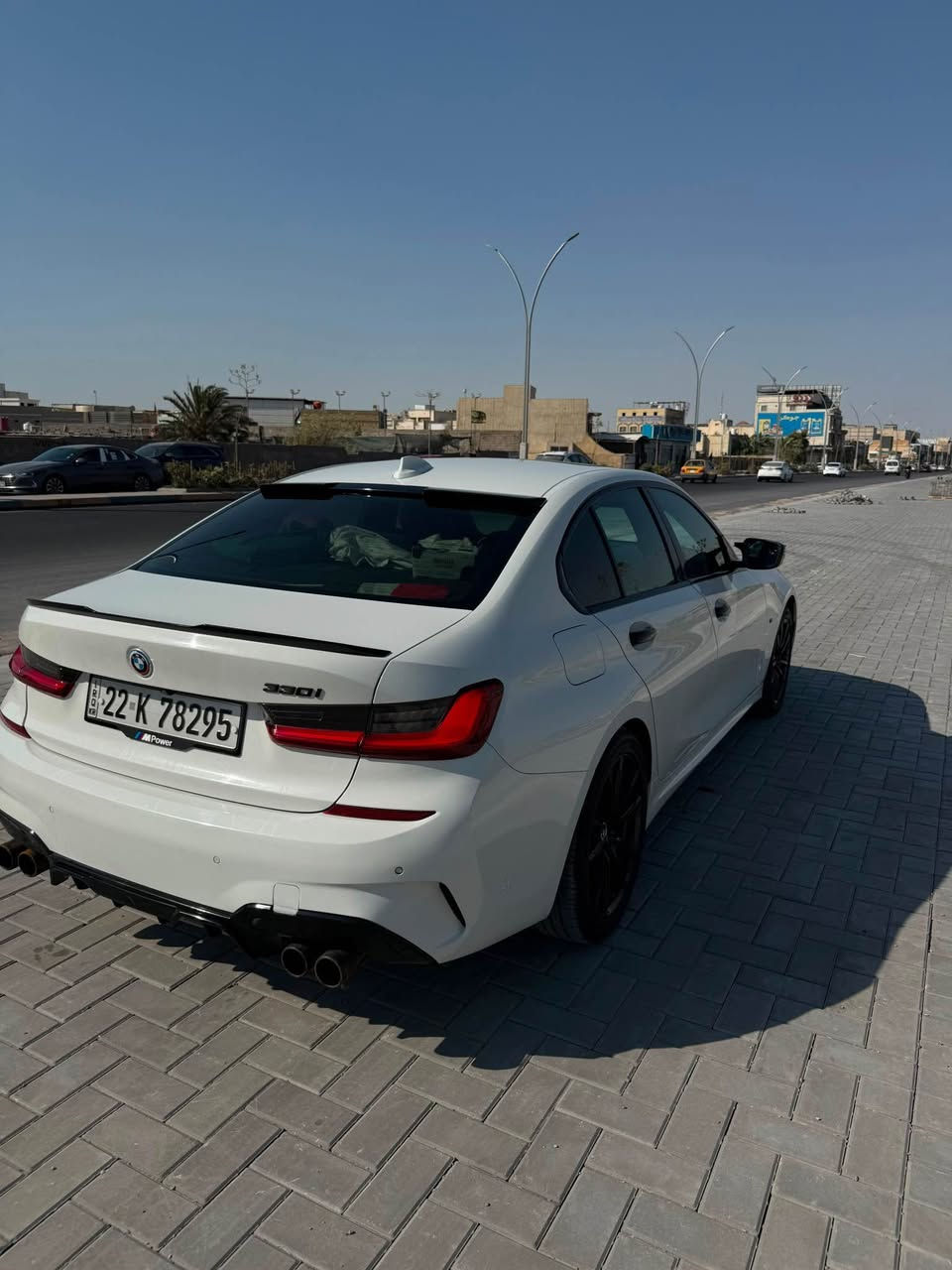 للبيع BMW 330i موديل 2020 شكل G20
المحرك 2.0 ليتر TwinPower Turbo 
ناقل الحركة أوتوماتيك 8 سرعات
نظام الدفع خلفي RWD
رقم الشاصي 3MW5R1J0XL8B07645
المواصفات شاشة ذكية مع نظام iDrive وشاشة عدادات رقمية وفتحة سقف وبصمة دخول وتشغيل وحساسات أمامية وخلفية وأنظمة أمان وتنبيه الخروج عن المسار وصالون جلد بحالة ممتازة
السيارة وارد أمريكي وحادث السيارة موضح بالصور 
مكاني بصرة 
*********** البصرة, العراق
